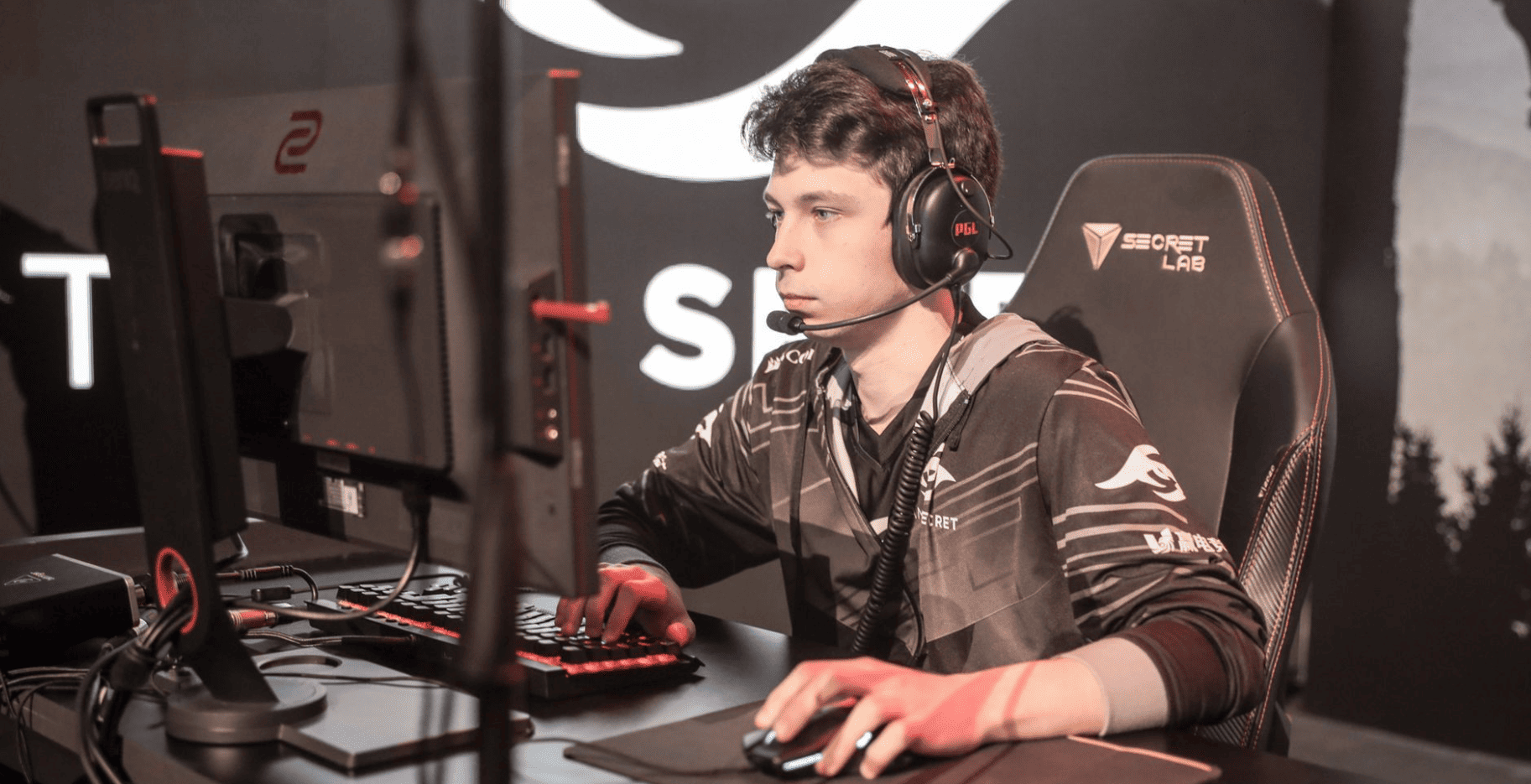 Esportsman Nisha in the Dota 2 arena