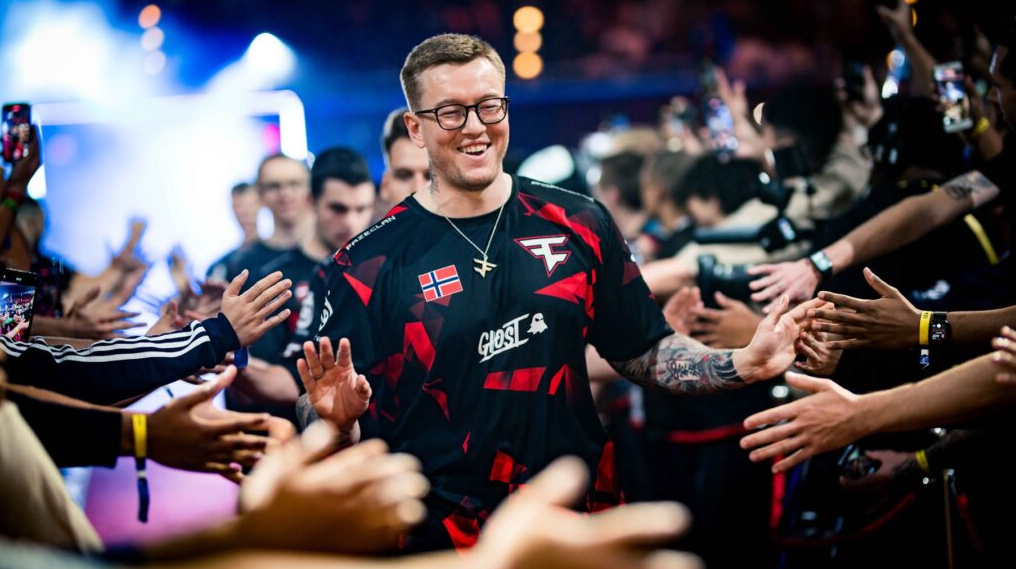 Дождь был с FaZe Clan долгое время, но теперь подписал контракт с 100 Thieves — изображение 2